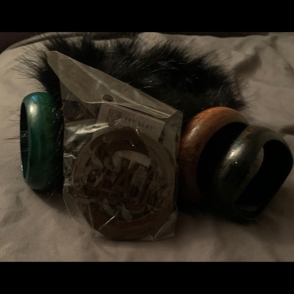 Bracelet and earrings set - Picture 4 of 5